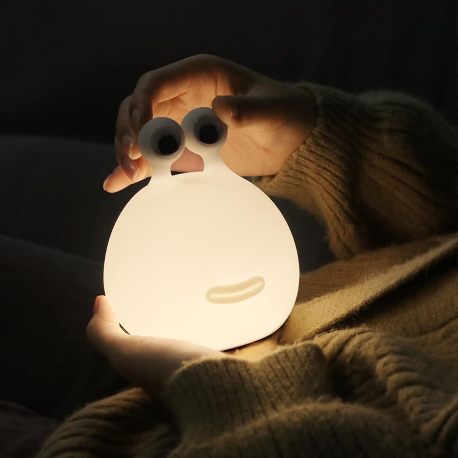 Using the adjustable brightness mode with hands to squeeze slug and provide a well illuminated brightness in a dark room.